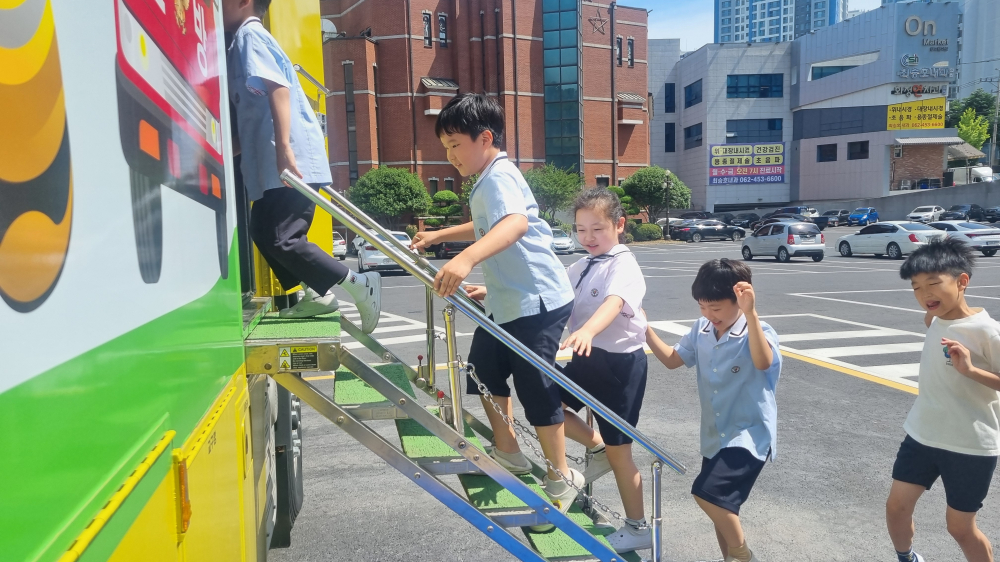 이동안전체험교육 첨부이미지 : 이동안전체험 (5).jpg